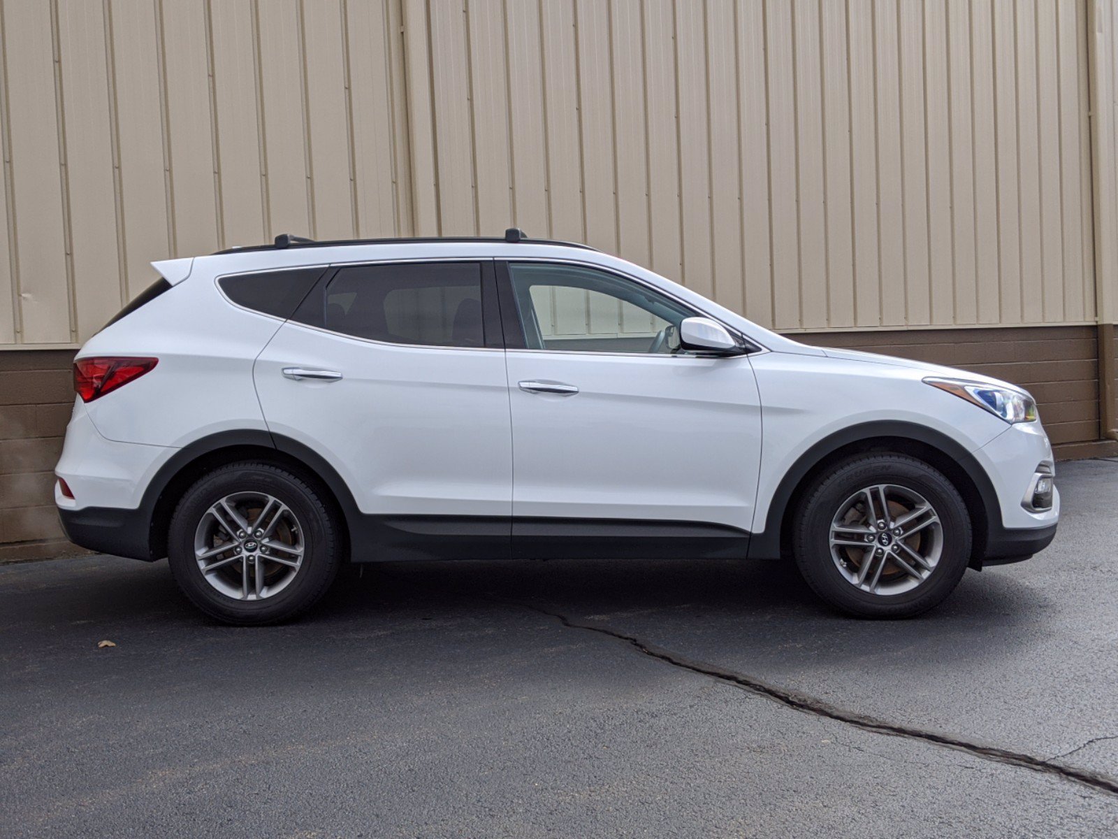 Pre Owned 2017 Hyundai Santa Fe Sport 2 4l Sport Utility In Westbrook 1502 Lorensen Auto Group