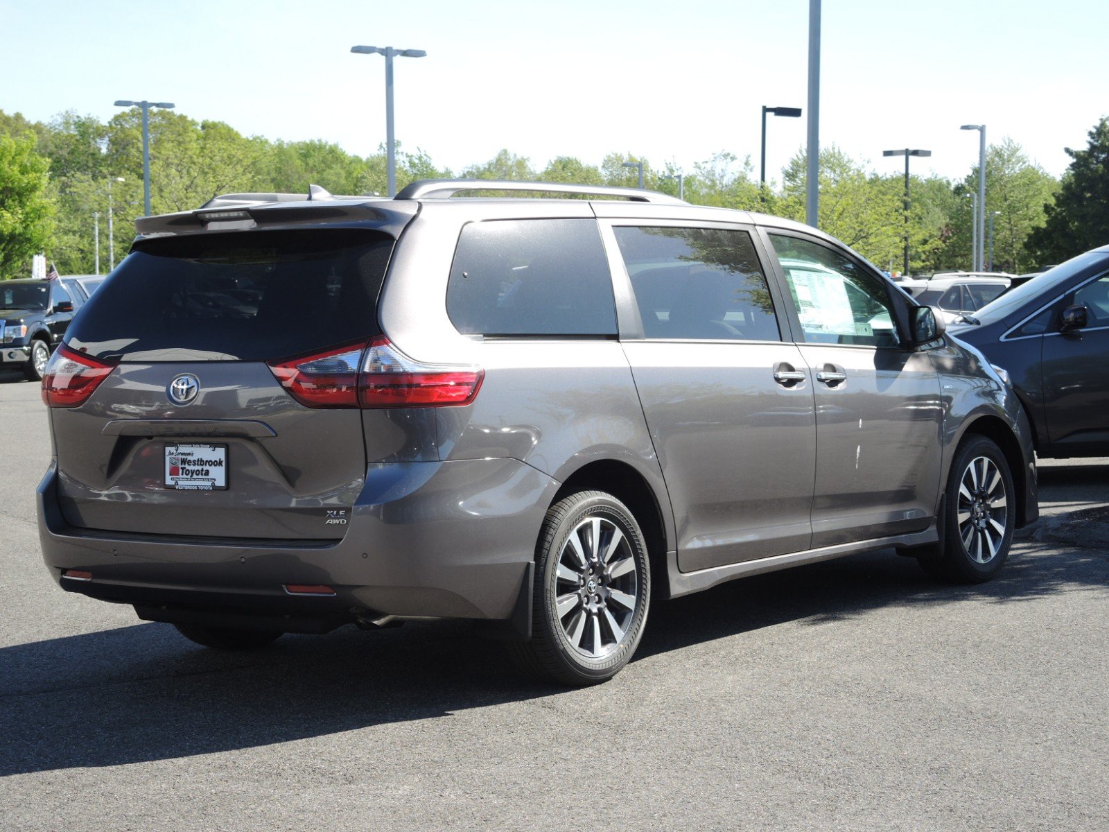 New 2020 Toyota Sienna XLE Mini-van, Passenger in Westbrook #20012 ...